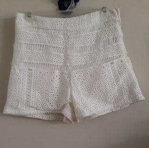 white lace shorts 💝